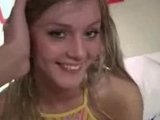 Mladík natáčí amatérské porno se svou sexy přítelkyní