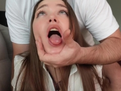 Pěkně poslušná studentka